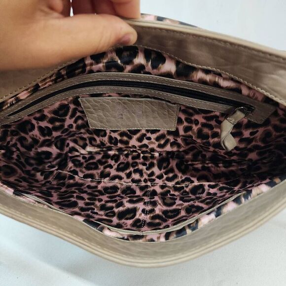 H by Ekatrina New York Tan Studded Flap Crossbody - Picture 4 of 10